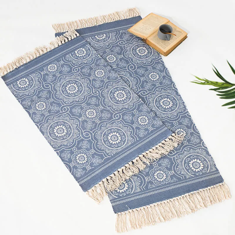 Handgewebter Baumwoll-Tischläufer mit Mandala-Jacquard und dekorativen Fransen