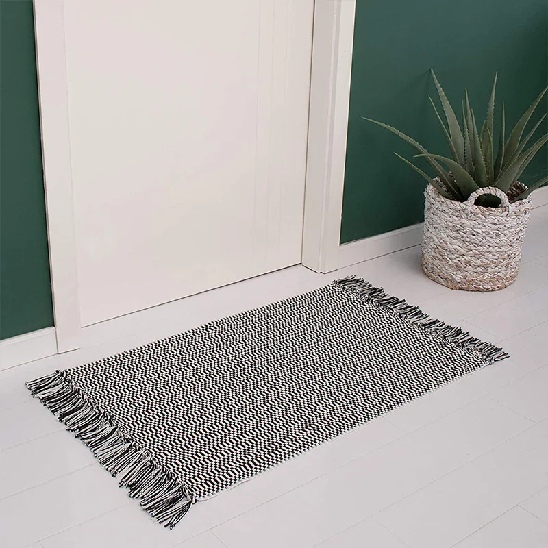 Flachgewebter Läufer aus Baumwollmischung mit niedrigem Flor und geometrischem Karo-Blockmuster