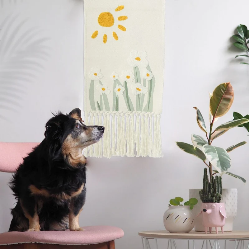 Boho Wandbehang mit gewebtem Blumen-Tufting und Makramee-Fransen