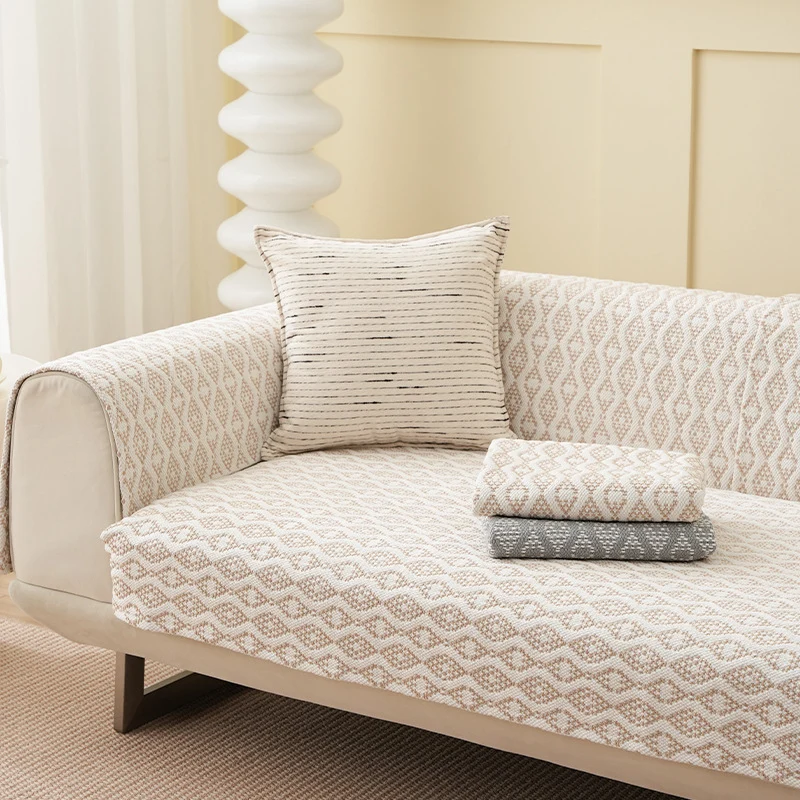 Low‑Profile Lounge‑Sofa mit abnehmbarem Jacquard‑Überzug und abgerundeten Polsterarmlehnen