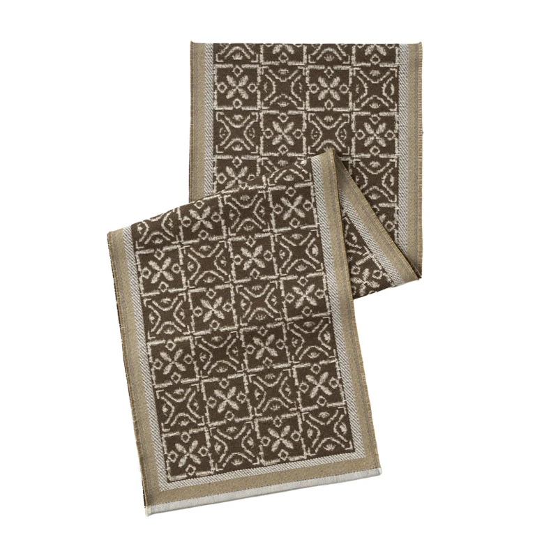 Jacquard-Schal aus Feinstrick mit ornamentaler Webstruktur