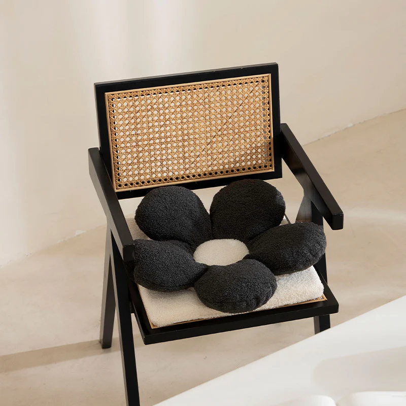 Ergonomisches Blüten‑Sitzkissen aus Bouclé‑Teddy für Stuhl und Hocker
