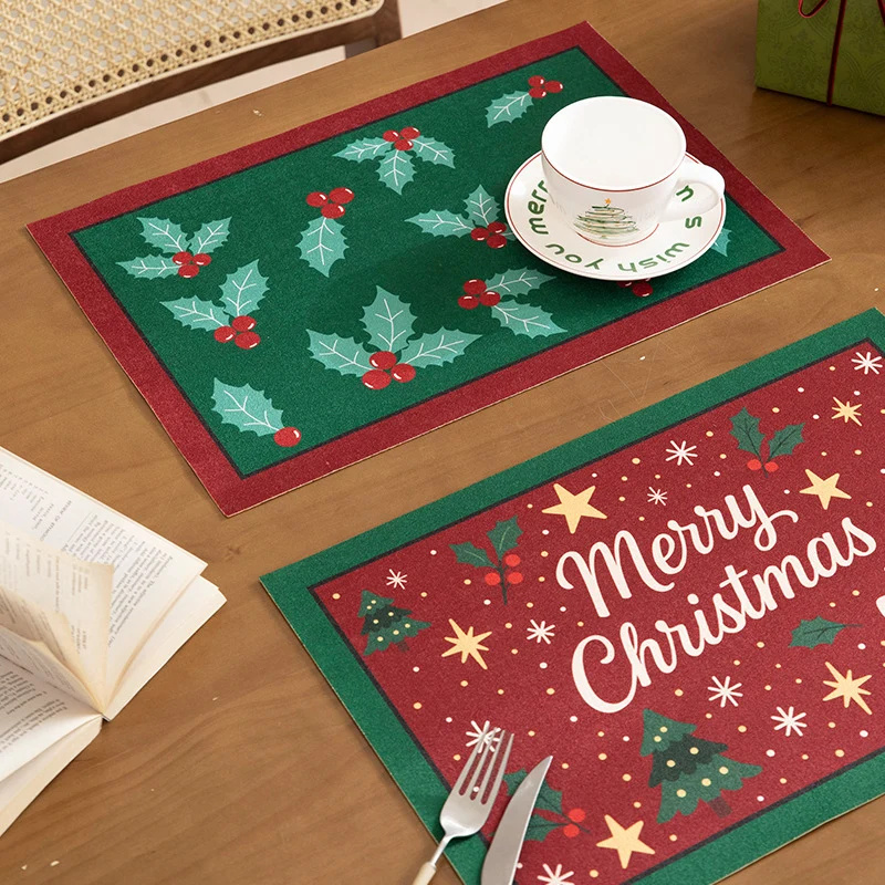 Weihnachts-Fußmatte mit Schriftzug und Stechpalmenmotiv