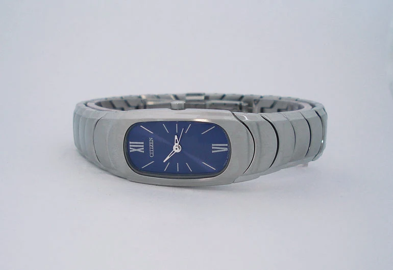 Citizen Analog Damenuhr • Elegantes Design • Quarzwerk Modell: EX0250-53N