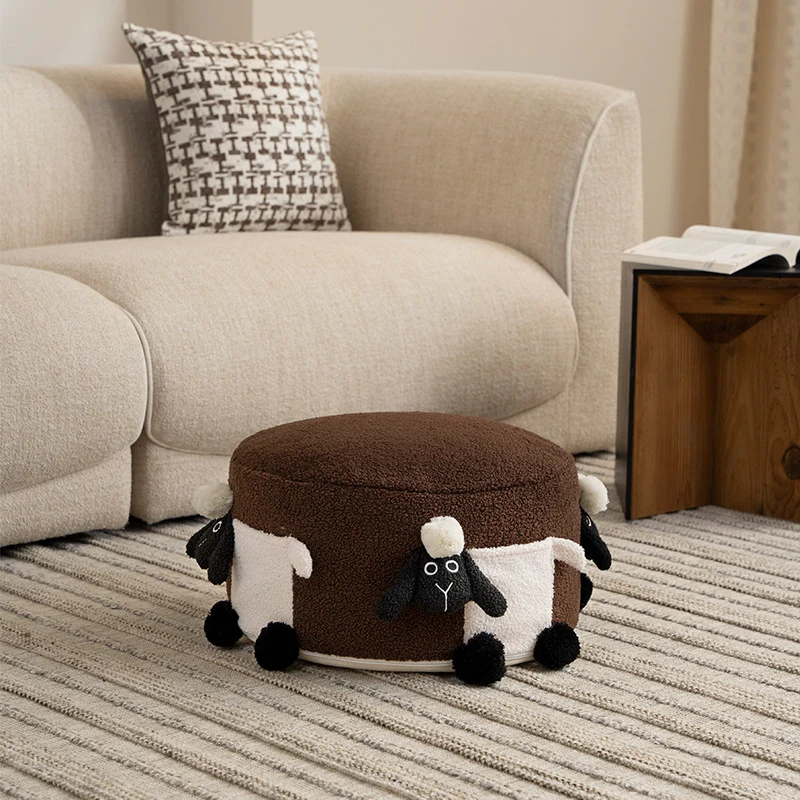 Kuschel-Hocker im Lamm-Design