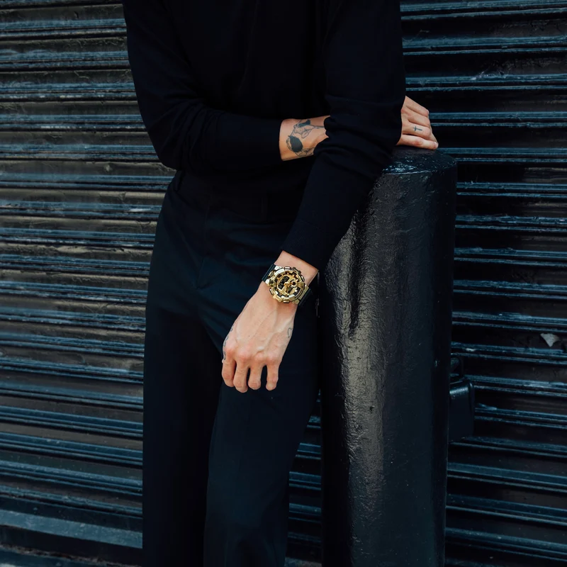 Casio GM-700G-9AER G-Shock Classic Herrenuhr Schwarz-Gold • Edelstahlgehäuse mit Goldionenbeschichtung • Analog-Digital-Kombizifferblatt