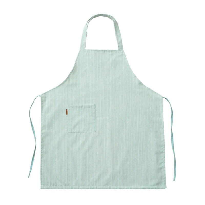 Bistro- und Kochschürze mit feiner Nadelstreifenstruktur und aufgesetzter Brusttasche