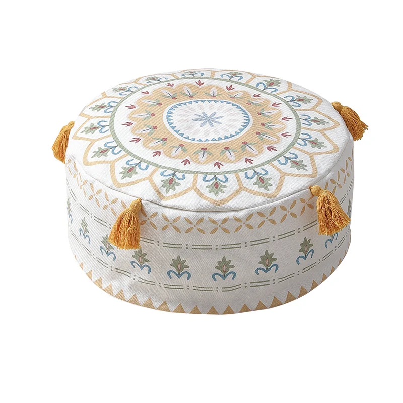 Runder gepolsterter Sitzpouf mit ethnischem Jacquardmuster und robustem Canvasbezug