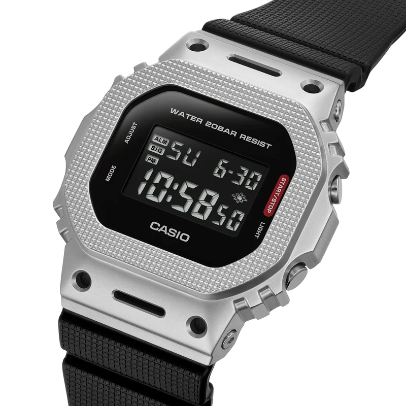 Casio G-Shock GM-5600M-1ER Herrenuhr • Metalllünette aus Edelstahl • Stoßfest & 20 bar wasserdicht