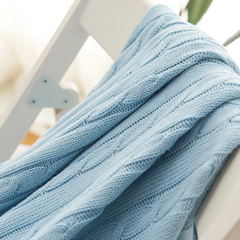 Kabelstrickwurfdecke