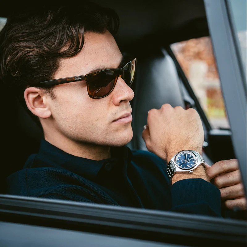 Casio Edifice EFB-109D-2AVEF Herrenuhr Blau • Saphirglas • 10 bar Wasserdichtigkeit