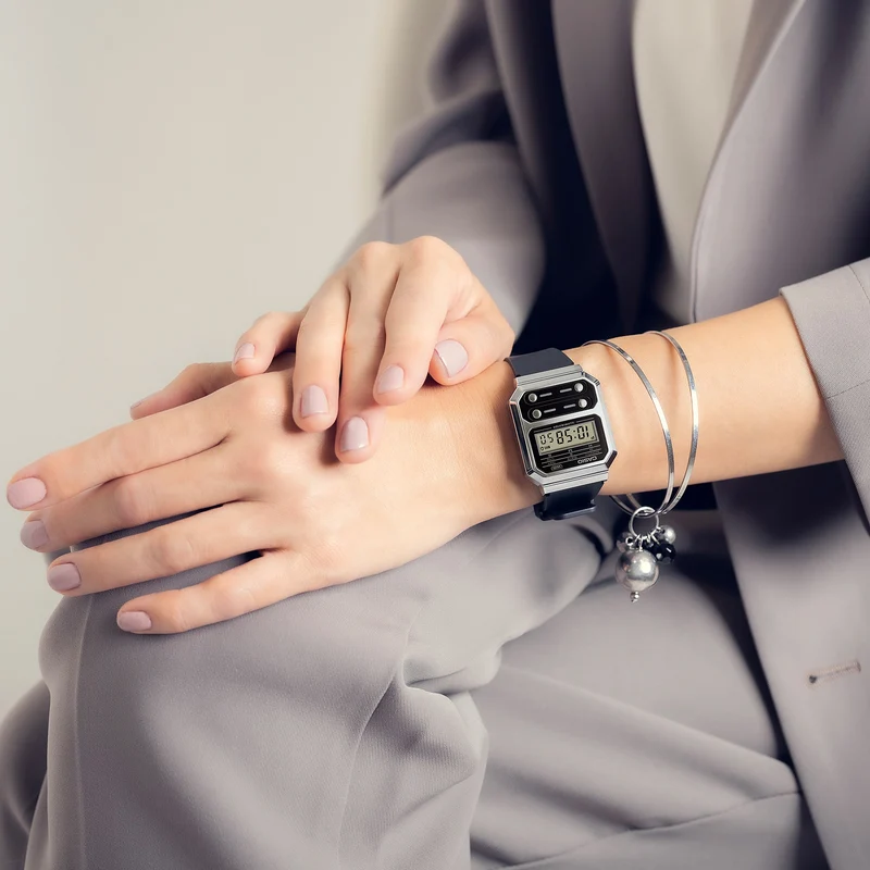 Casio A100WEF-1AEF Vintage Unisex Armbanduhr Silber • Retrodesign • Stoppuhr & LED-Licht