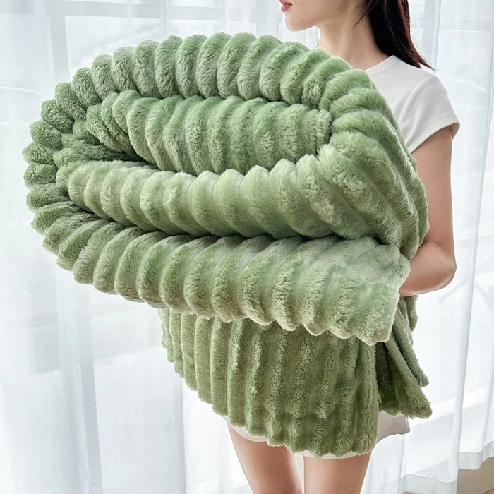 Plüsch Ribbed Wurfdecke