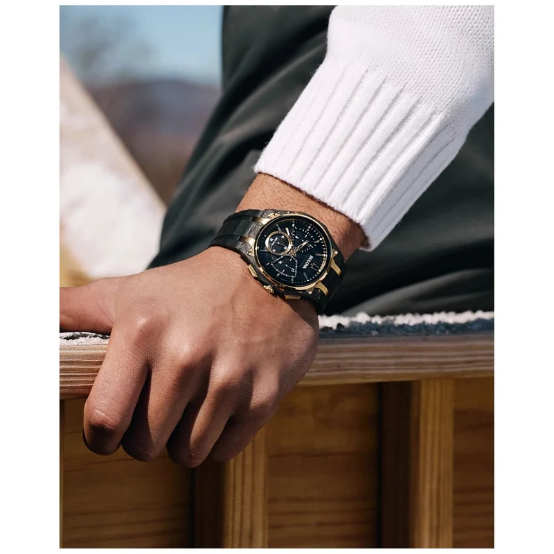 Bulova CURV 98A328 Herrenuhr Schwarz • Geschwungenes Saphirglas • Carbon & Gold Chronograph