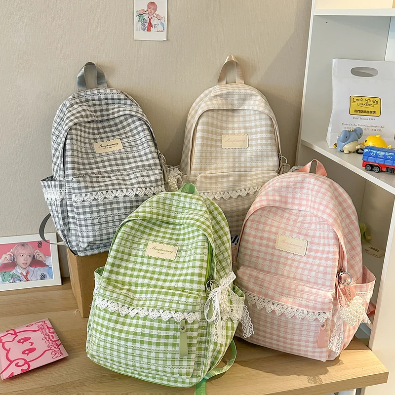 Charmanter bestickter Rucksack Karnz