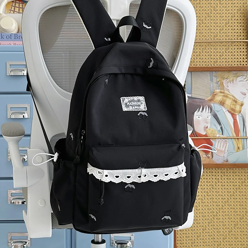 Charmanter bestickter Rucksack Karnz