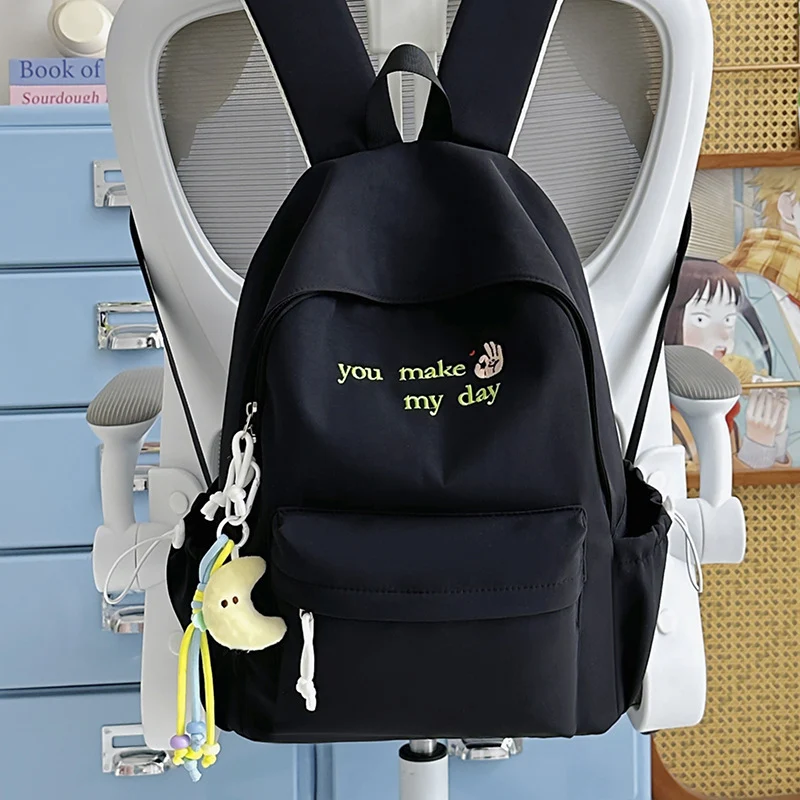 Lässiger bestickter Mini-Rucksack Karnz