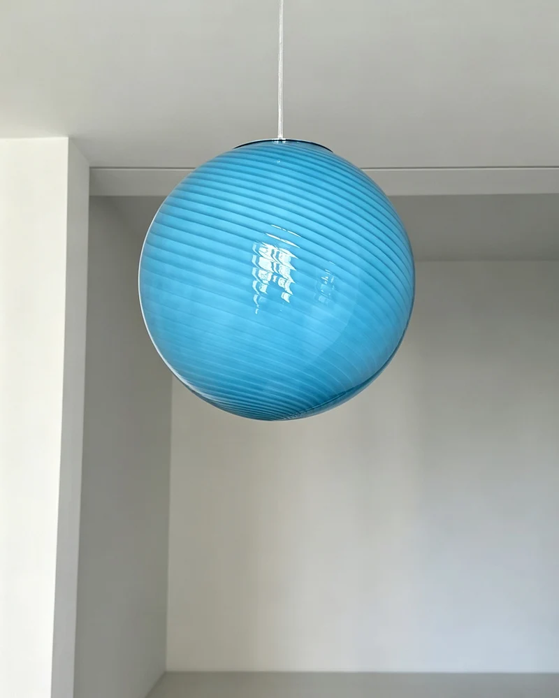 Moderne elegante Globus Pendelleuchte