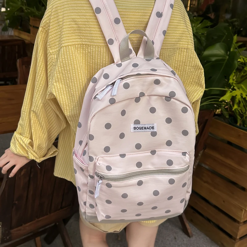 Lässiger punktbedruckter Rucksack Karnz