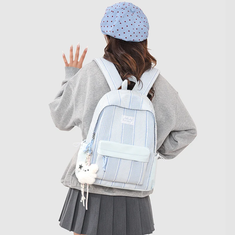 Stylischer gestreifter Design-Rucksack Karnz