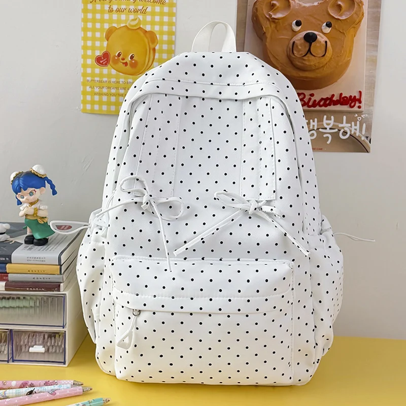 Stylische gepunktete Schultasche Karnz