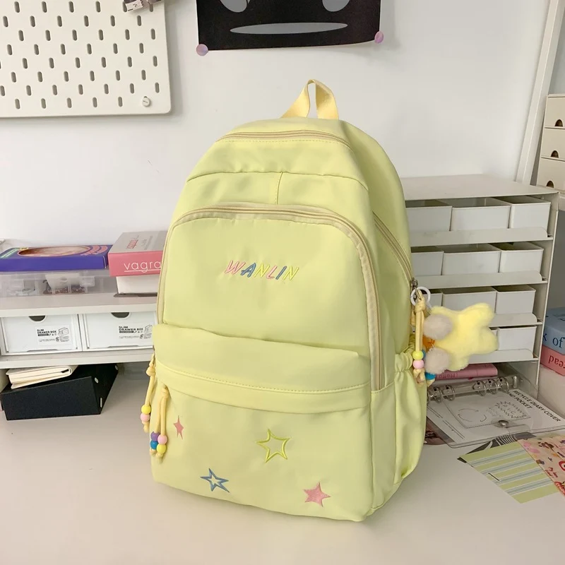 Verspielter mit Sternen verzierter Rucksack Karnz