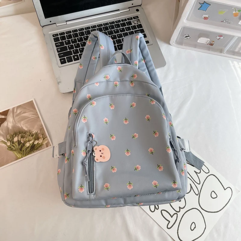 Niedlicher floral bestickter Mini-Rucksack Karnz
