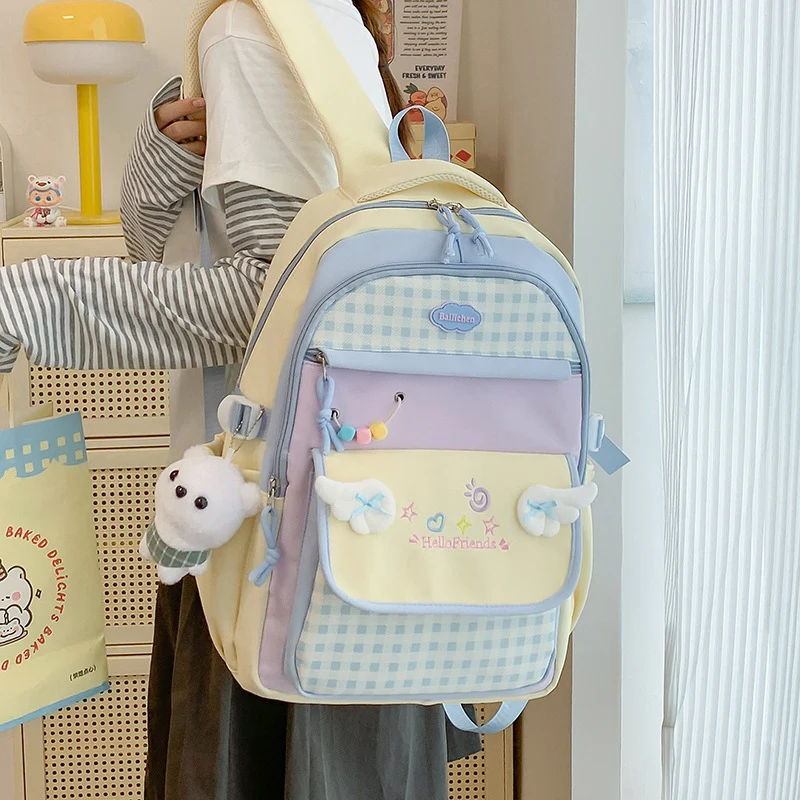 Spaßiger und verspielter Rucksack im Cartoon-Stil Karnz