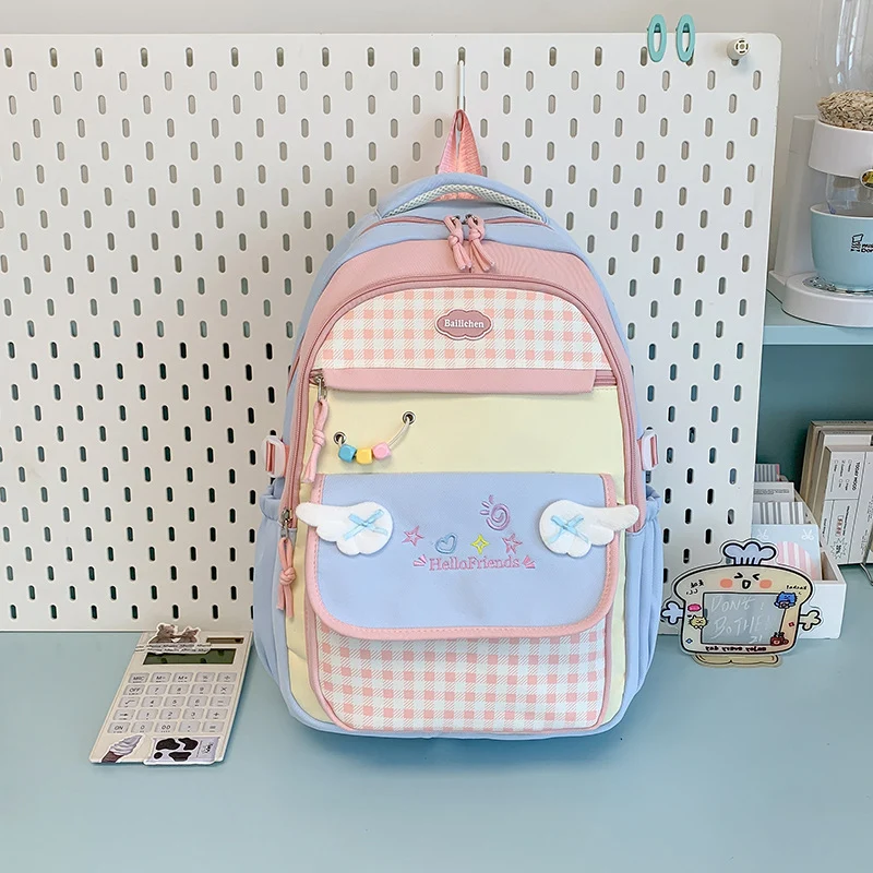Spaßiger und verspielter Rucksack im Cartoon-Stil Karnz