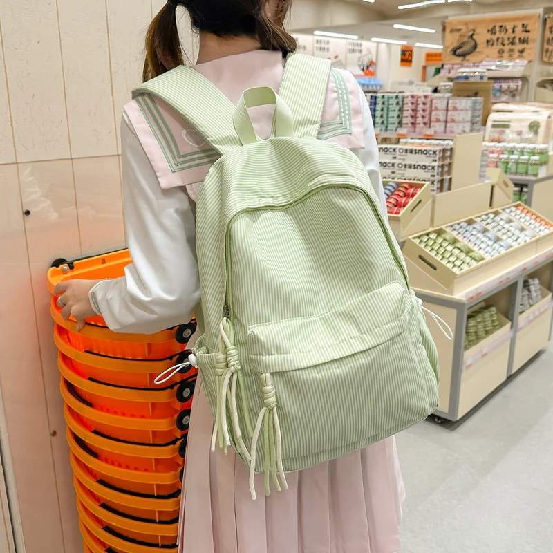 Leichter gestreifter Rucksack Karnz