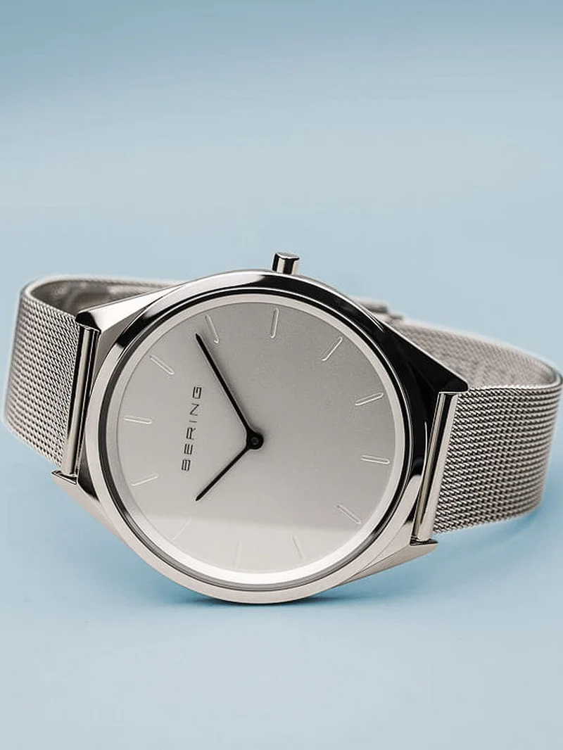 Bering Ultra Slim 17039-000 Unisex Armbanduhr Silber • Flaches Saphirglas • Milanaise-Armband