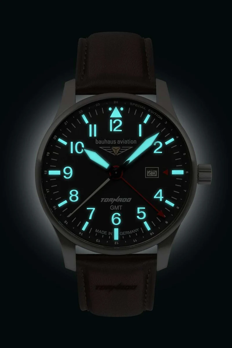 Bauhaus Aviation GMT 2744-2 Herren Armbanduhr Braun/Schwarz • Schweizer Quarzwerk • GMT-Funktion