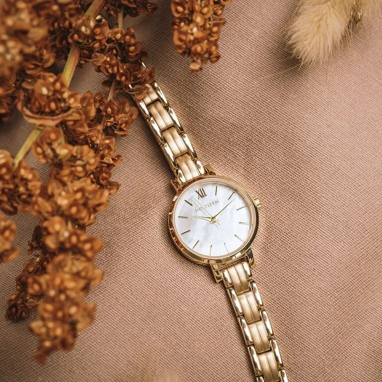 Holzkern Hanwi Damen Armbanduhr • Perlmutt-Zifferblatt • Edelstahl Gold