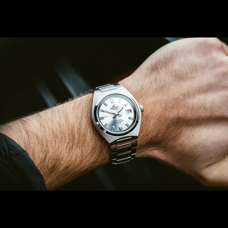 Casio Edifice EFB-109D-7AVEF Herren Armbanduhr Silber • Saphirglas • 10 bar wasserdicht