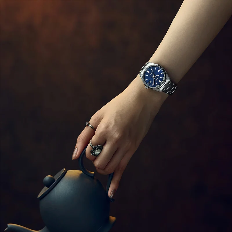 Casio Timeless UTP-1302PD-2A1VEF Armbanduhr Blau • Datumsanzeige • Mineralglas