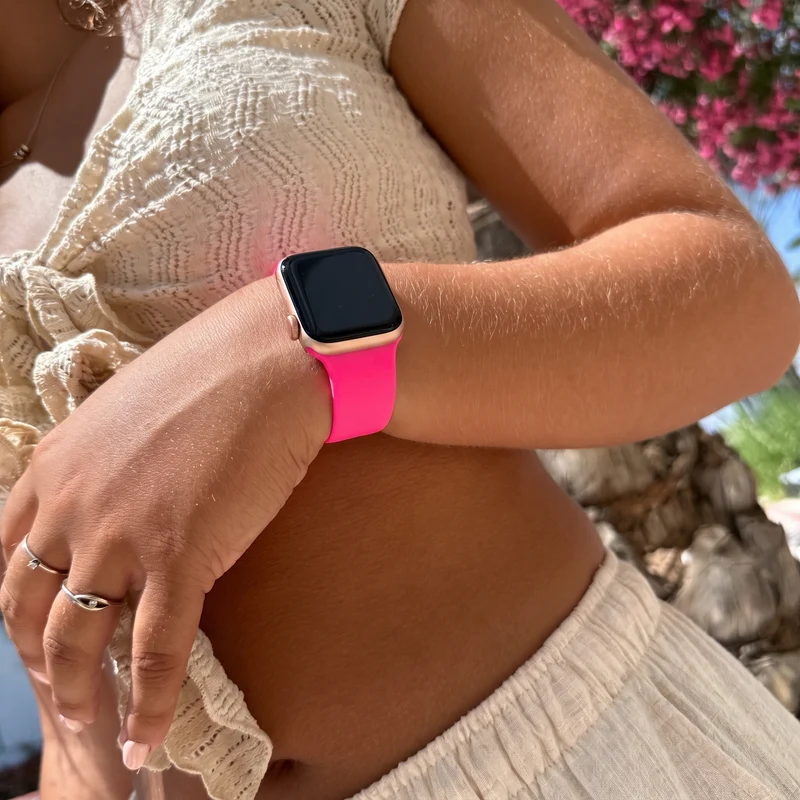 xoxo Wildhearts Apple Watch Silikonarmband (Knalliges Rosa)