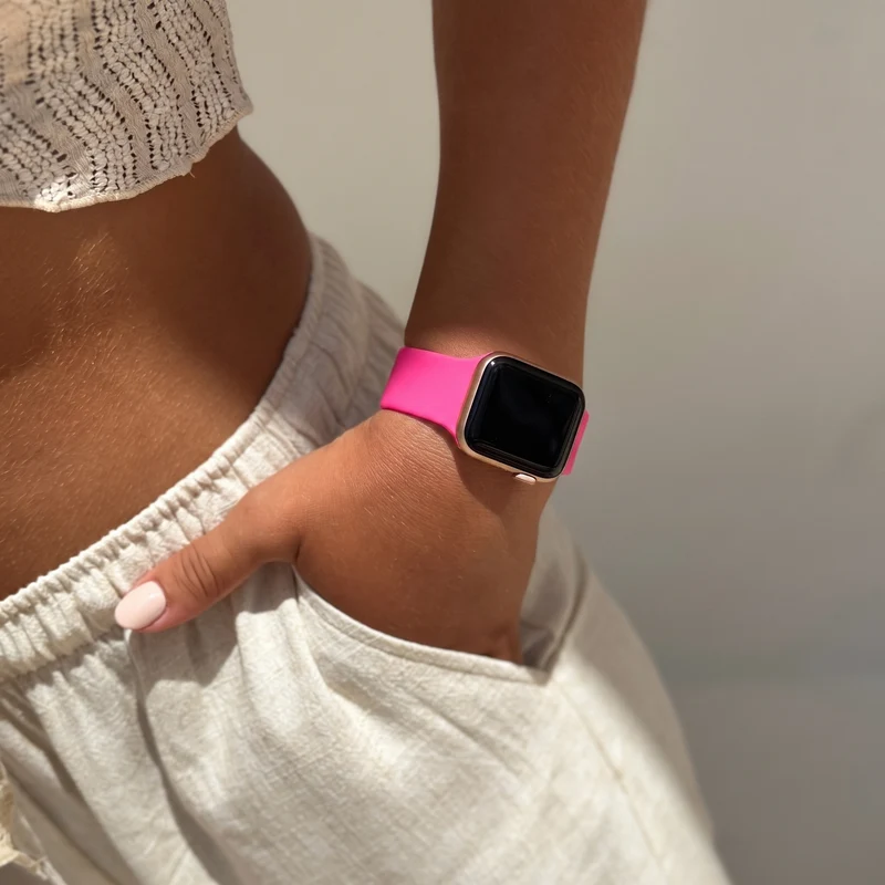 xoxo Wildhearts Apple Watch Silikonarmband (Knalliges Rosa)