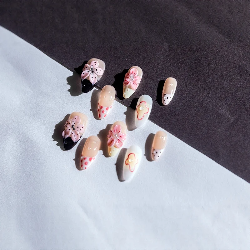 Floral Dekorative Press-On Nagelkit