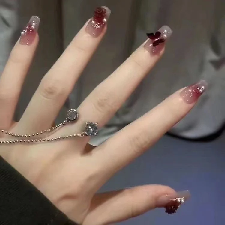 Dekorative Nagelkunst