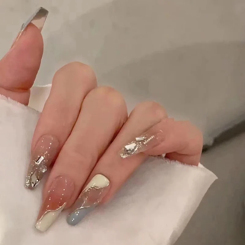 Künstlerische Gel-Nagelverstärkungen