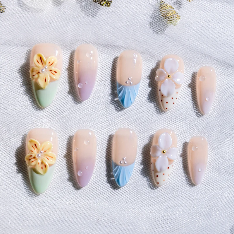 Kreatives Floral Press-On Nagelkunst Set