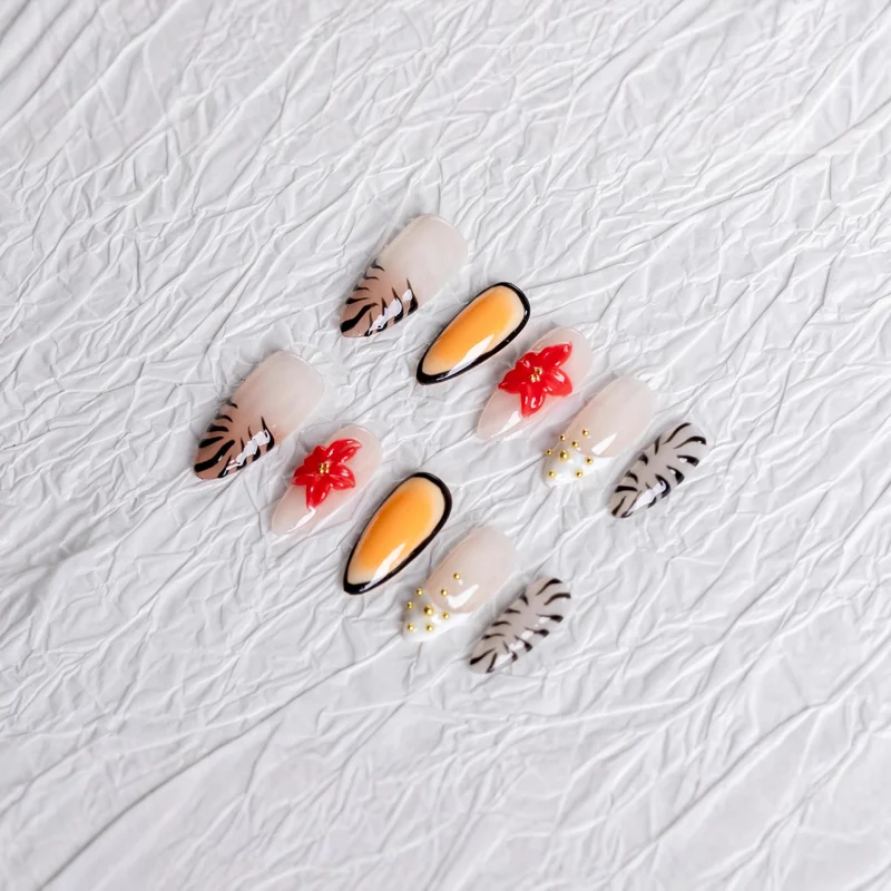 Künstlerisches florales Nail Art Set