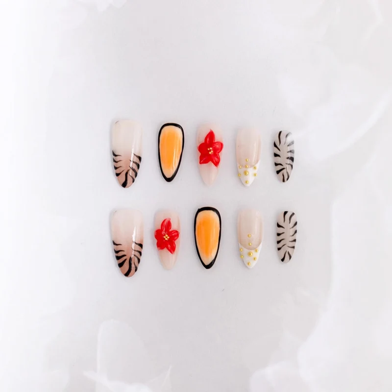 Künstlerisches florales Nail Art Set