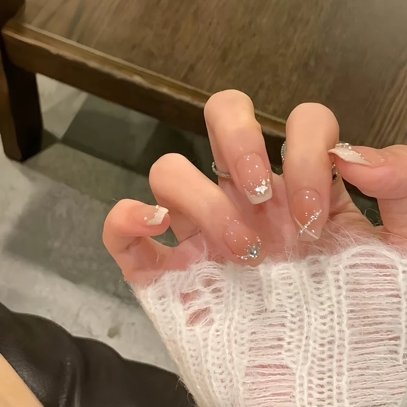 Elegante Press-On Nageldesigns
