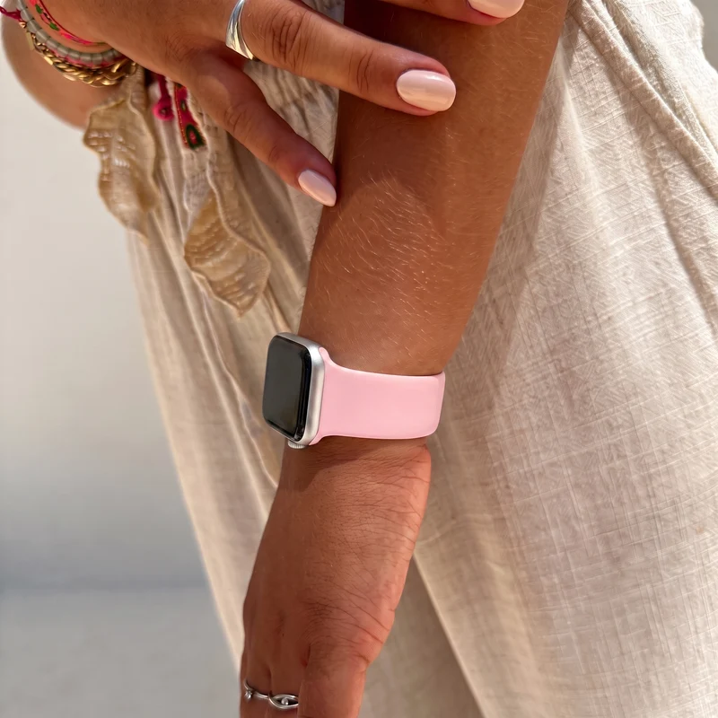 xoxo Wildhearts Apple Watch Silikonarmband (Sanftes Rosa)