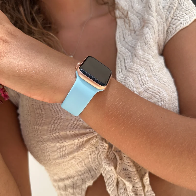 xoxo Wildhearts Apple Watch Silikonarmband (Hellblau)