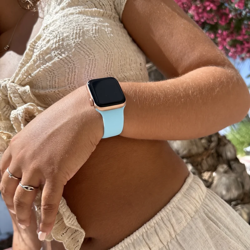 xoxo Wildhearts Apple Watch Silikonarmband (Hellblau)