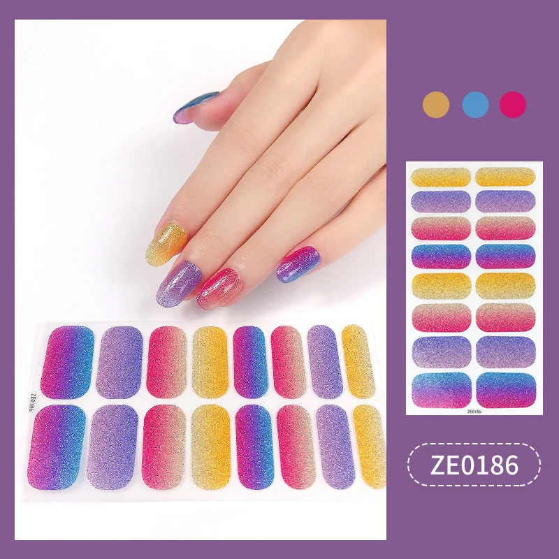 Dekorative Nagelfolie-Wickel