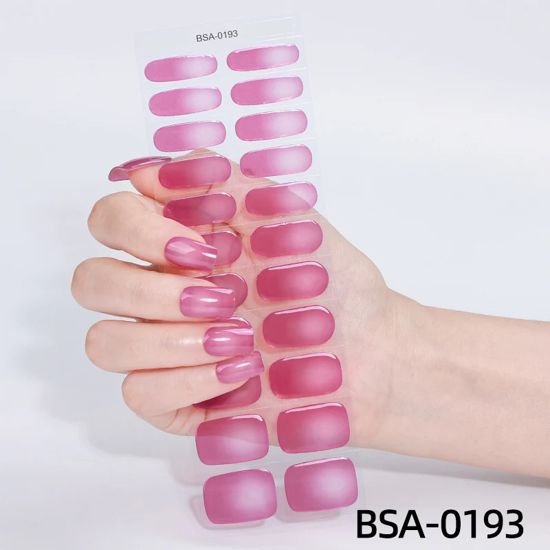 Dekorative florale Nagelauflagen