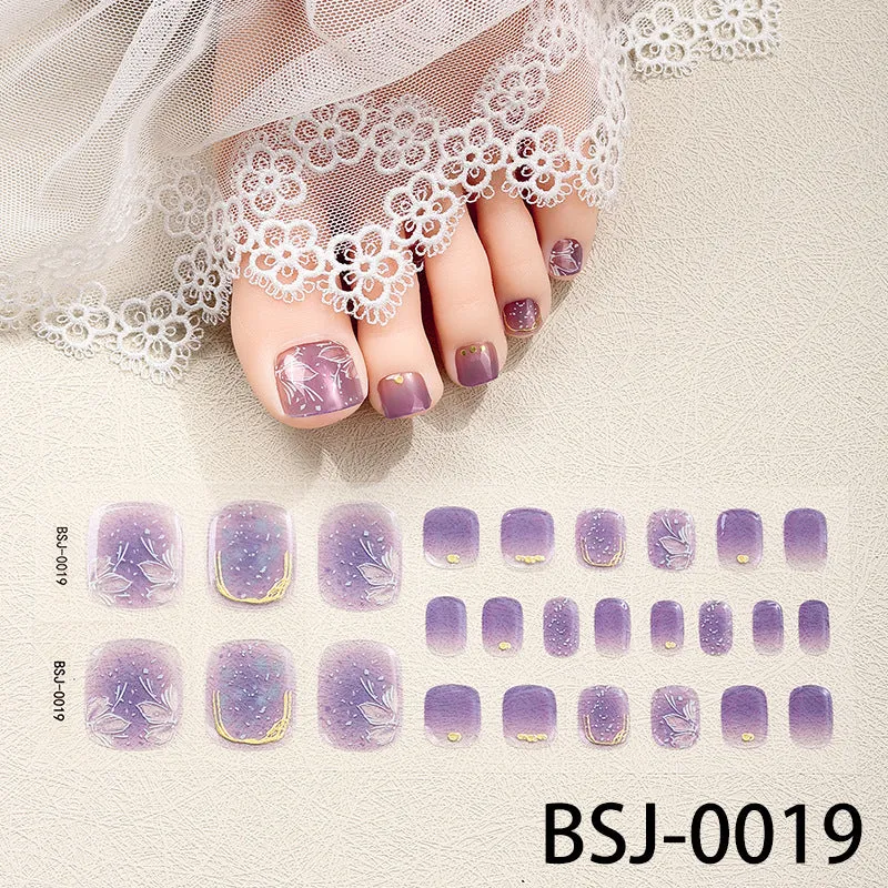 Künstlerische florale Nagelkunst-Wickel